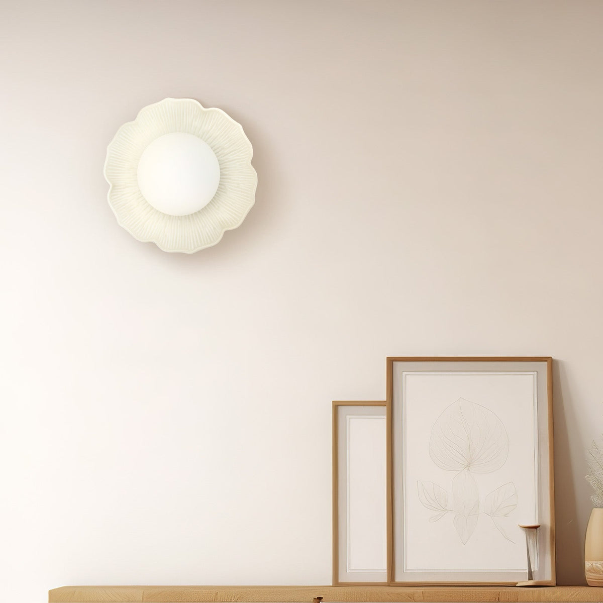 Retro Flower Petal Ceramic Wall Light